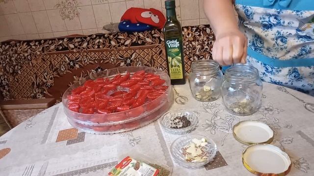 Вяленые помидоры,это просто и вкусно.