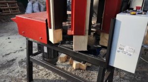 Автоматическая торцовка карусельного типа (станок для нарезания шашек поддона)