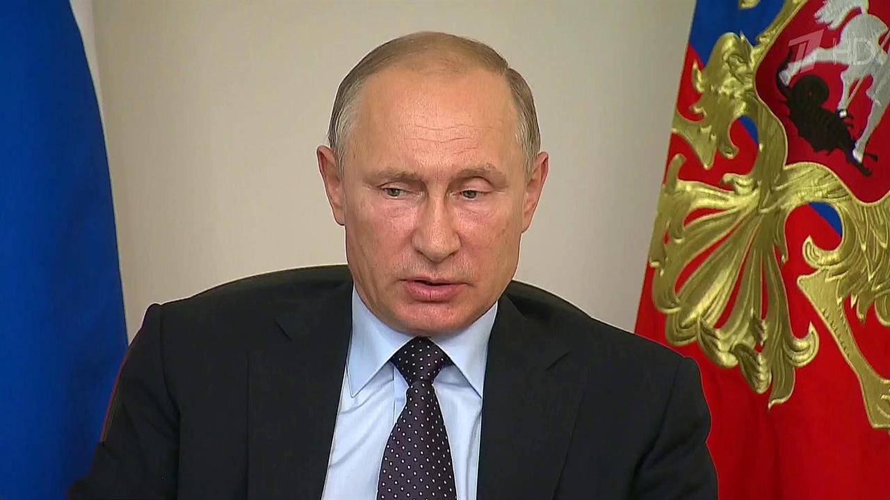 В Анапе Владимир Путин провел совещание по ликвида...жаров в Ростове-на-Дону и Волгоградской области