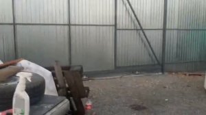Забор из оцинкованного профнастила высотой 3 метра.