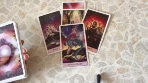 Что он чувствует ко мне сегодня? Что на сердце???♥️Таро