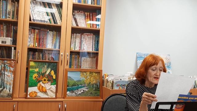 "Листая старый альбом" авторское стихотворение читает Зуева Е.И смотреть онлайн