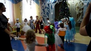 Новогодний хоровод в детском саду