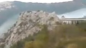 Гора спящая красавица, слева бухта Ласпи