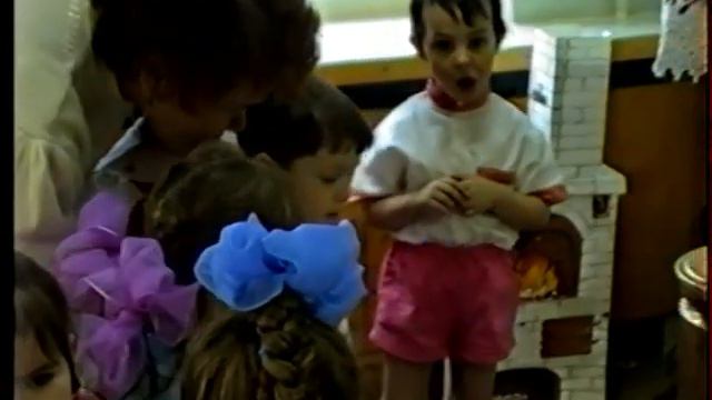 «День открытых дверей в детском саду». 1995 смотреть онлайн