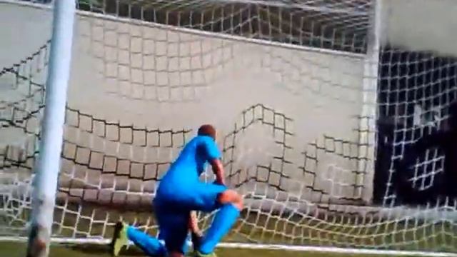 FIFA - INSANE 50 YARD LONG RANGE GOAL ON FIFA 10 - смотреть онлайн