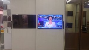 Шкаф со встроенным в дверь телевизором