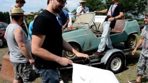 Redémarrage Renault 4 de 1966 à l'arrêt depuis 30 ans