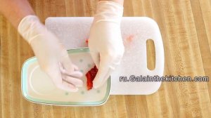Как сделать сердце из клубники и как красиво нарезать клубнику для любимого человека.