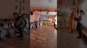 Выход Осени , песня " Осень гостья дорогая "