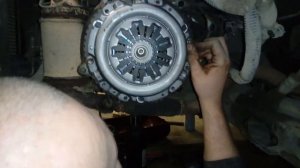 Центровка сцепления без оправки, установка КПП и итоги ремонта Шевроле Авео ( Chevrolet Aveo )