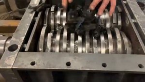 Шредер для пластика, металла, резины и дерева