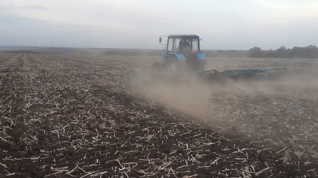 Прикатывание посевов пшеницы катками ККШ-10