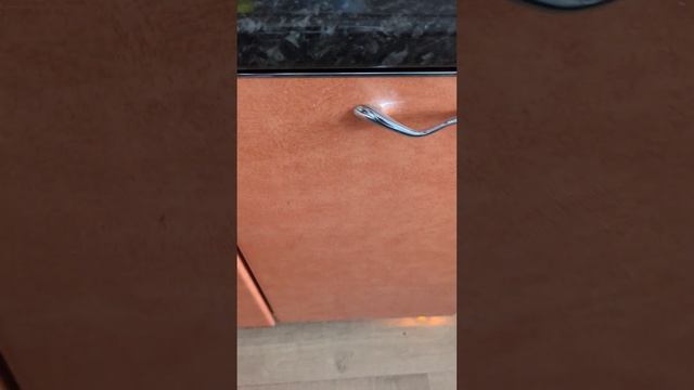 гудит посудомойка смотреть онлайн