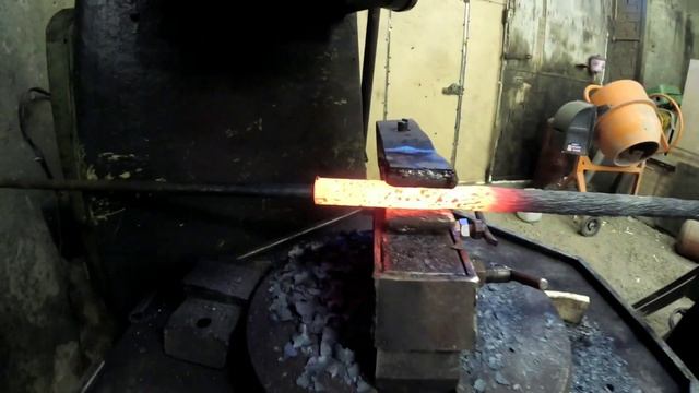 Фактура дерева. Железная ветка.