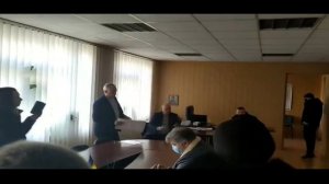 Мэр Рубежного Хортив напал на женщину прямо в городском совете