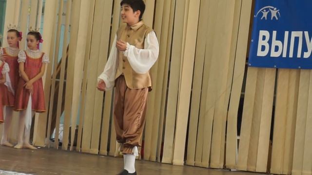 Иван Бунин "Густой зеленый ельник у дороги..." смотреть онлайн