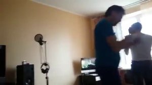 1 мая, Аркаша Кобяков зажигает дома)))
