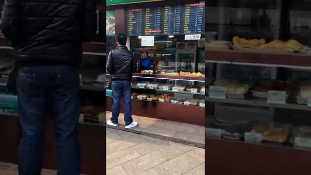 Где-то недалеко от площади Тяньаньмэнь, Пекин смотреть онлайн