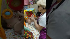 Памперсы у детей грудного возраста.