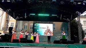 Выступление образцового ансамбля скрипачей "Весёлый смычок" на концерте, посвящённом 877-летию Ельца
