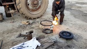 Расскатываем 3 трактор подряд. ЗАМЕНА ВЕНЦА НА МАХОВИКЕ. СБОРКА ПОРШНЕВОЙ МТЗ 80. ОКНА НА ФЕРМУ