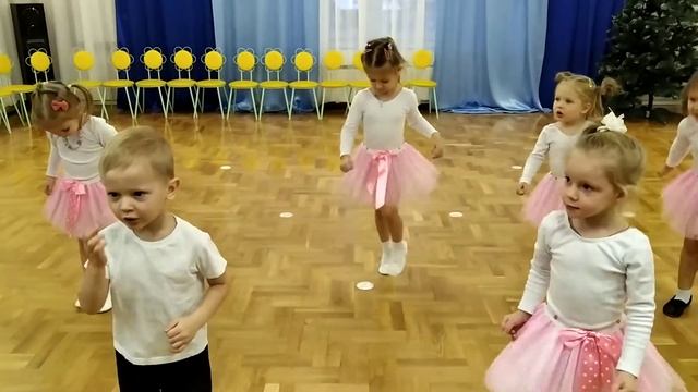 Весёлый танец!!! Про дождик. Кап-кап-кап, дождик пошел. Танцы в детском саду.