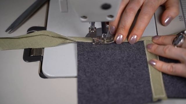 Как обрабатывать швы косой бейкой и киперной лентой. смотреть онлайн