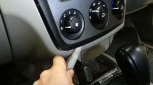 How to remove the  radio from a  Kia Cerato