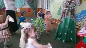 "Танец с платочками. Берёзка" . Группа раннего развития "Солнышко" 2017г.