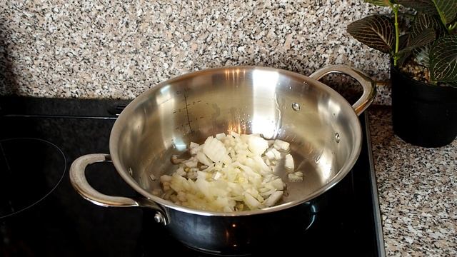 Бигус (Бигос) - тушенная капуста с мясом