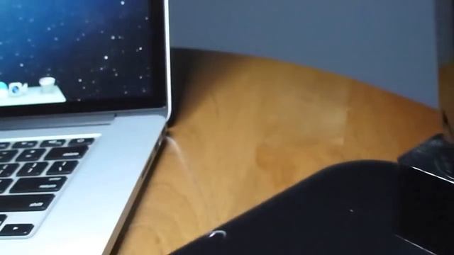 Macbook Pro 15 with Retina Display and Lightblade 1500 by Lumiy LED Desk Lamp