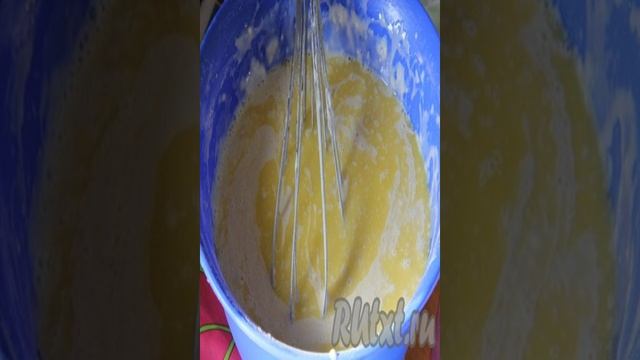 Пышные блины на сухих дрожжах и молоке с дырочками