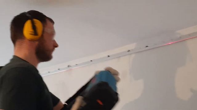 Один из наших любимых инструментов - газовый монтажный пистолет TOUA смотреть онлайн