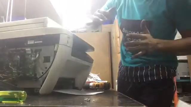 تغيير مشبك شريحة حبارة المكنة الزيروكس ٣٠٤٥ (ج٢) смотреть онлайн