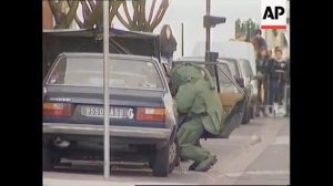 FRANCE: ROUBAIX: POLICE BOMB SQUAD BLOW UP SUSPICIOUS CAR
