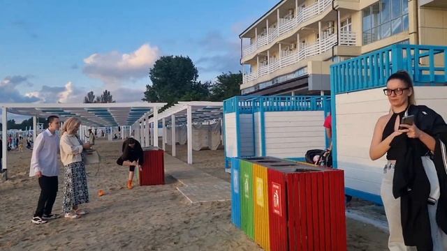 #АНАПА СЕЗОН НАЧАЛСЯ! В ПАРКЕ МНОГО ЛЮДЕЙ. НА КАРУСЕЛИ ОЧЕРЕДИ. ЛЕТО! смотреть онлайн