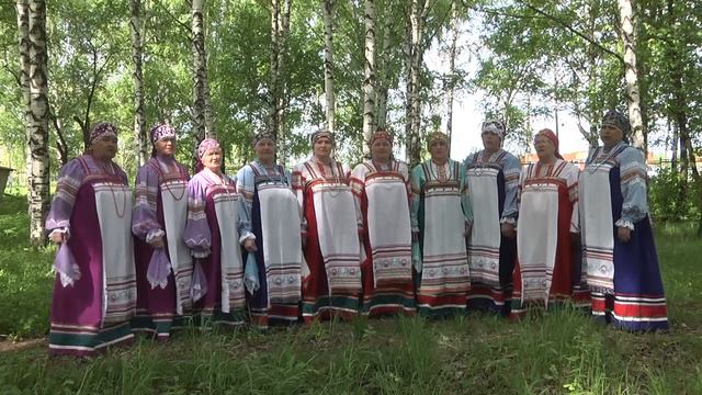"Расцветала кудрявая рябина". Народный фольклорный ансамбль «Ручейки». смотреть онлайн
