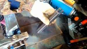 Под факел плазмы и краскопульт полезная подставка из хлама