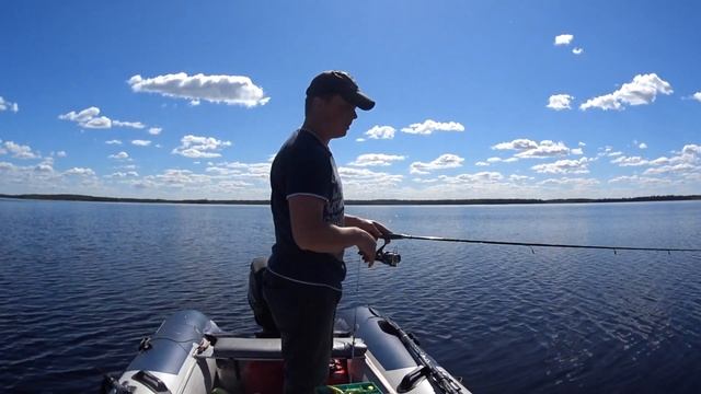 Рыбалка С Женой. Ловим Большую Щуку. Спиннингуем на Озере смотреть онлайн