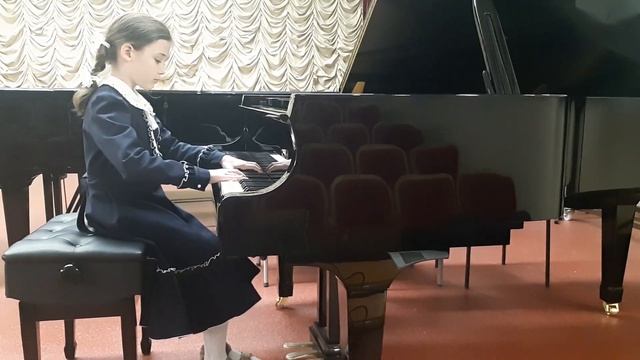 Лебедева Варвара, 9 лет. С. Майкапар - Колыбельная Ми бемоль мажор. смотреть онлайн