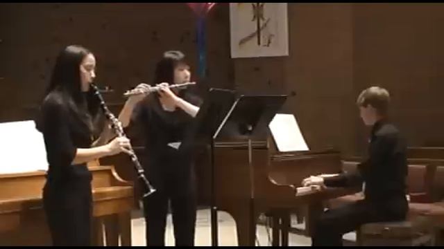 Ernest Bloch Concertino for Flute and Clarinet смотреть онлайн