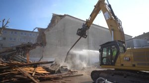 Wir reißen ein komplettes Kino in Pirmasens ab. In Echtzeit. Stahlbeton einfach durchbeißen.