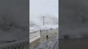 Сухуми Набережная у отеля Грейс Аква Вилла.