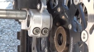 BMW F800GS Maintenance - Remove and install front wheel.