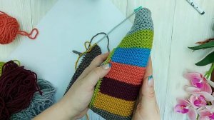 ЯРКИЕ ТАПОЧКИ-СЛЕДКИ СПИЦАМИ ИЗ ОСТАТКОВ ПРЯЖИ.