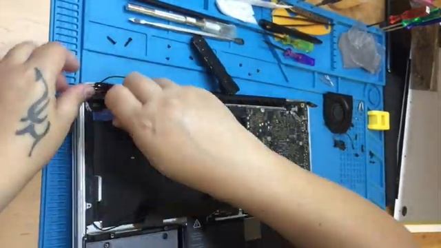 20210315 MacBook Pro 13'' 2012 A1278 Speaker Replacement AY   Large 540p смотреть онлайн