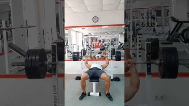 Bench press 400 pounds without steroids/Жим лежа 180 кг без стероидов, без страховки, без экипировк