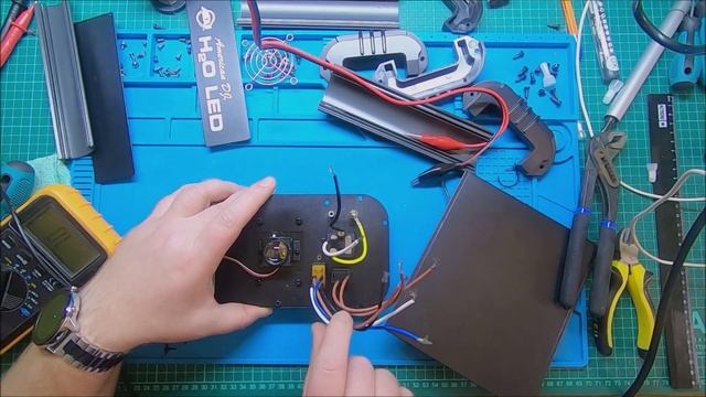 Разбираем барахло. Ремонт LED COB+BAR+PAR+SPOT+H2O. Пять ремонтов в одном. Бредни светотехника. смотреть онлайн