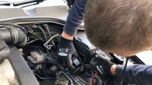 2007 Vw Passat b6 2.0 tdi glow plug relay location removal and reassemble